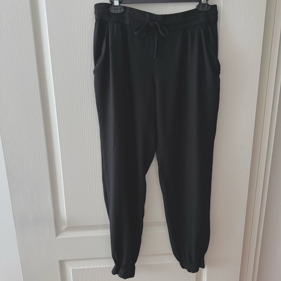 Talula Pants - Talula Aritzia Joggers Relaxed Rayon Black Sz L